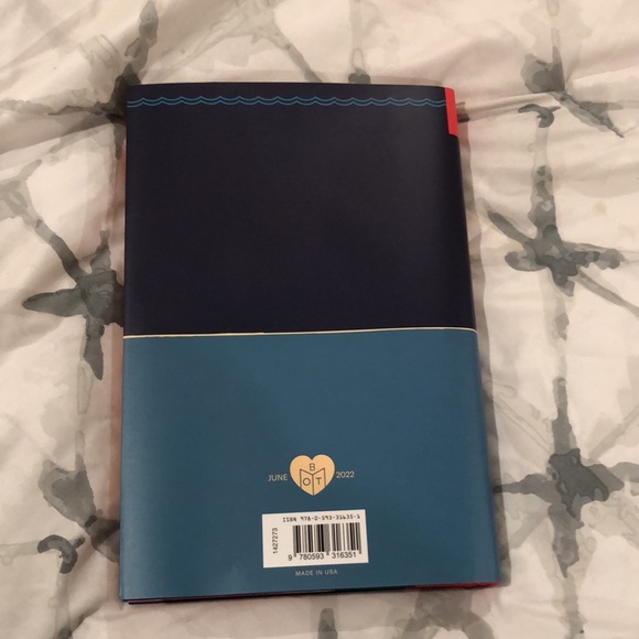 The lifestyle a novel by Taylor Hahn - Picture 2 of 3